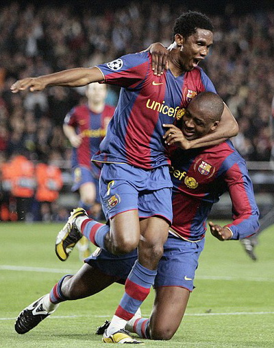 Etoo l&agrave; nh&acirc;n tố quan trọng trong chuỗi th&agrave;nh c&ocirc;ng của Barcelona 2004-2009