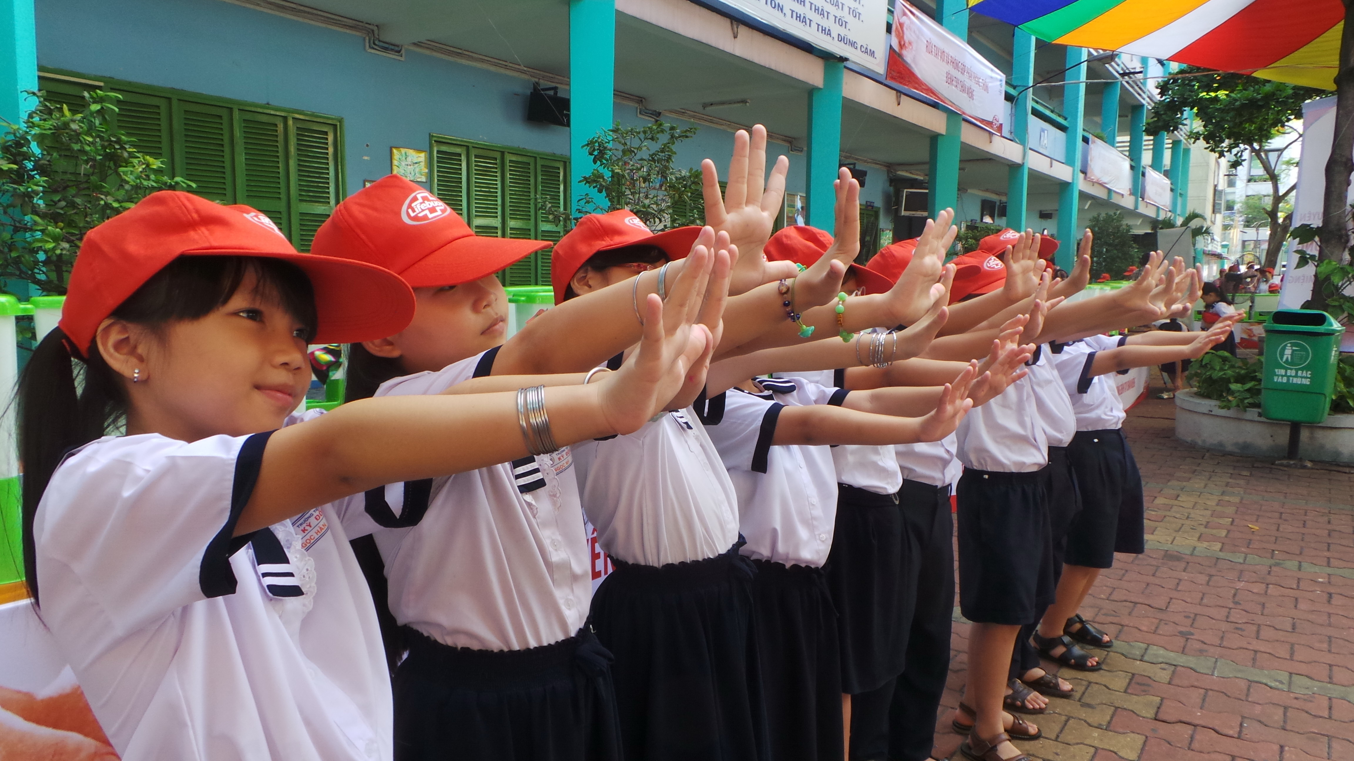 Sân chơi dành cho 10.000 trẻ em nhân 1/6