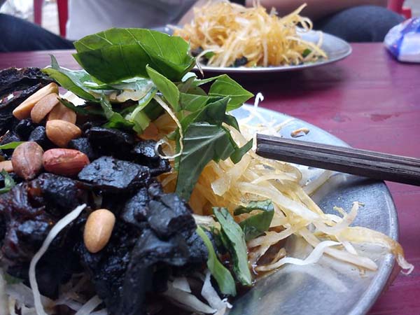 Vụ khô bò đen từ phổi heo: “Tui khiếp mấy cái này chả dám ăn”