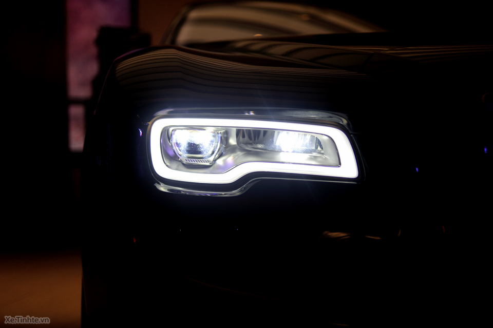 So với thế hệ trước, thay đổi lớn nhất của Ghost nằm ở h&igrave;nh d&aacute;ng đ&egrave;n pha dạng LED với dải đ&egrave;n ban ng&agrave;y bao xung quanh.