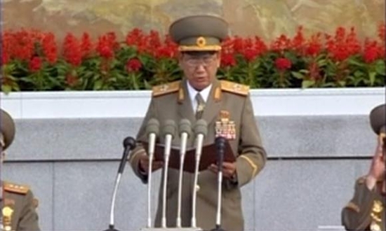 Hwang Pyong-So với b&agrave;i ph&aacute;t biểu trong lễ duyệt binh ng&agrave;y 27-7