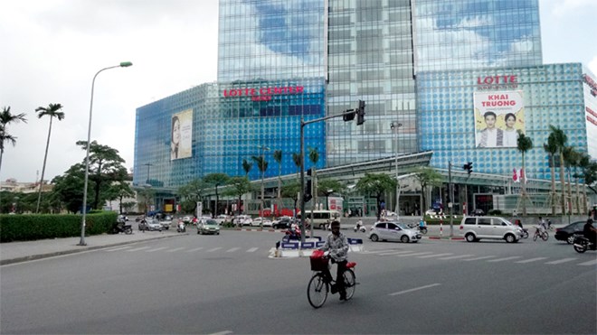 Lotte Mart Liễu Giai vẫn rất vắng vẻ sau hơn 2 th&aacute;ng đi v&agrave;o hoạt động