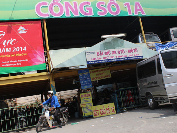 C&aacute;c b&atilde;i xe ở Đầm Sen k&iacute;n chỗ sớm, một số th&ocirc;ng b&aacute;o hết chỗ.