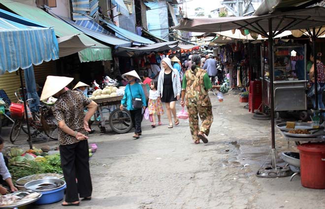 Chợ Nguyễn Tri Phương (quận 10 ) vắng vẻ lạ thường trong buổi s&aacute;ng ng&agrave;y 2-9