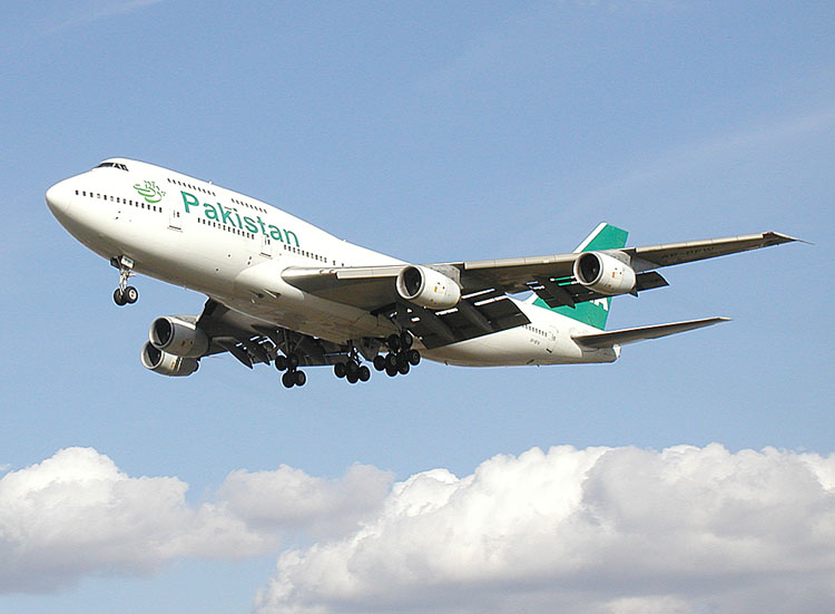 Một m&aacute;y bay của h&atilde;ng h&agrave;ng kh&ocirc;ng Pakistan International Airlines. Ảnh: Wikipedia