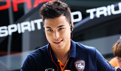 Hot boy tuyển Thái Lan được ví như C. Ronaldo