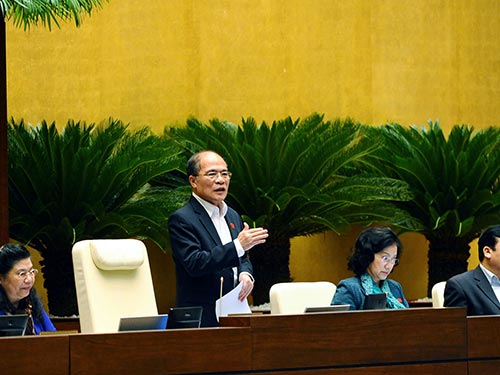 Chủ tịch QH Nguyễn Sinh Hùng nhấn mạnh lấy phiếu tín nhiệm là việc làm hệ trọng Ảnh: HOÀNG NGỌC