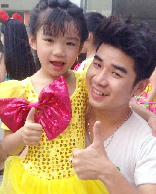 Tôn Sơn và con gái.