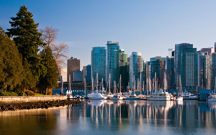 Vacouver là thành phố lớn nhất ở bờ biển phía Tây của tỉnh bang British Columbia
và là thành phố lớn thứ ba với hải cảng có độ sâu tự nhiên sâu nhất, lớn nhất và bận rộn nhất Canada