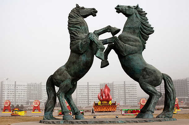 Lạnh người ở "thành phố ma" lớn nhất Trung Quốc