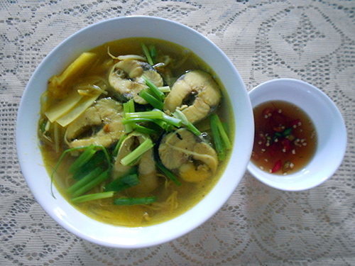 Canh chua c&aacute; chuồn.