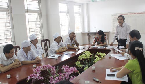 Tạm đình chỉ công tác 1 điều dưỡng viên