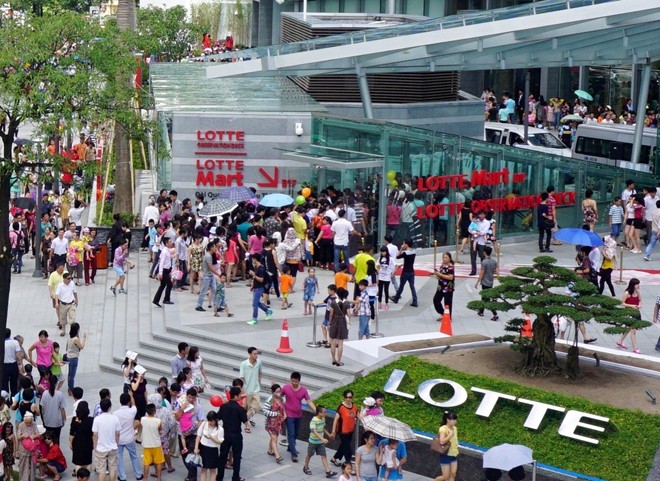 Hỗn loạn trong ngày tòa nhà cao thứ hai Việt Nam mở cửa