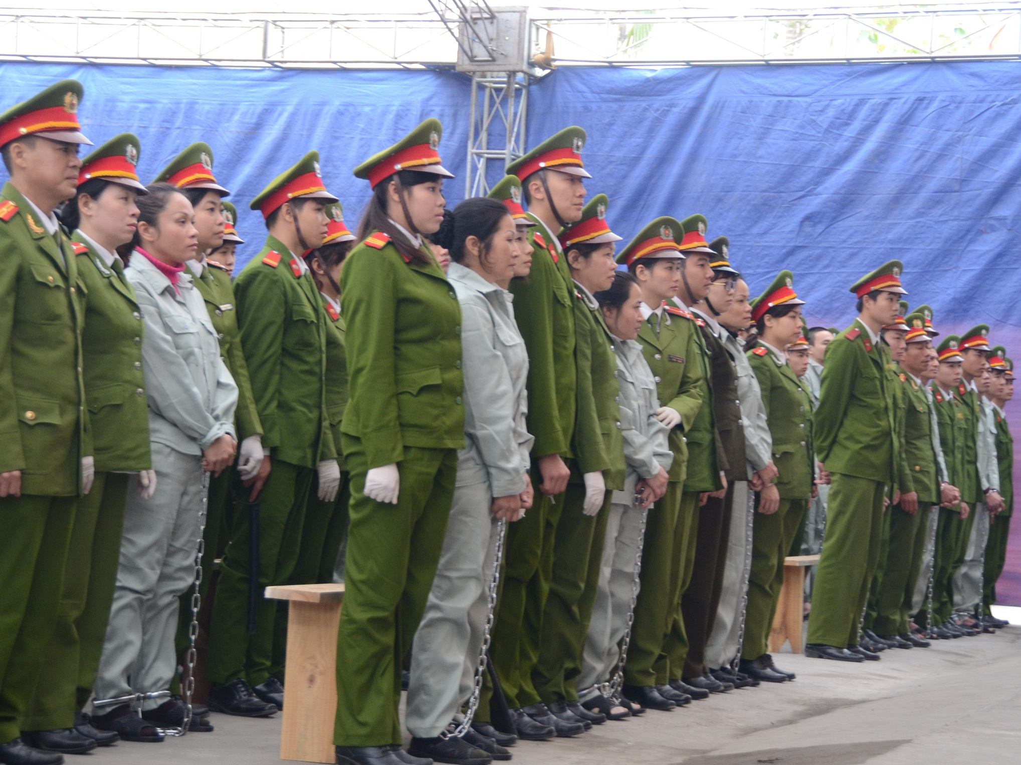 Vụ buôn 32.000 bánh heroin: Đề nghị 34 án tử hình