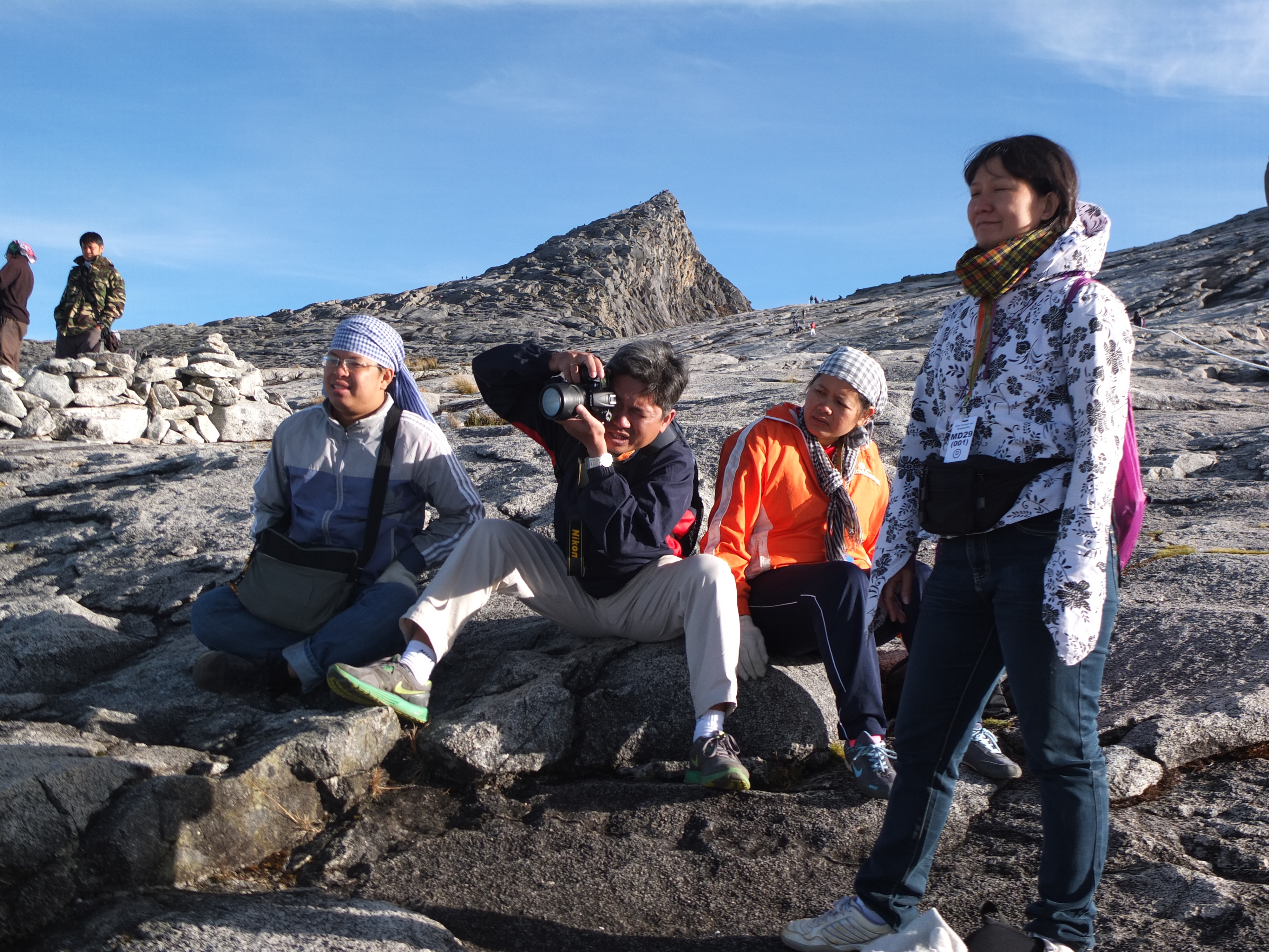 Đỉnh Kinabalu nh&igrave;n từ độ cao 4.000 m