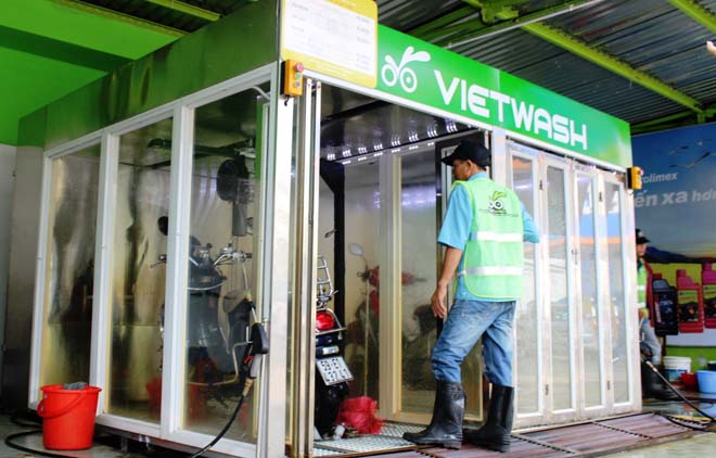 Xe gắn m&aacute;y sẽ được đưa v&agrave;o hệ thống tự động, mất 3 ph&uacute;t xe c&oacute; thể s&aacute;ng b&oacute;ng.
