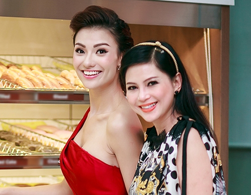Diễn viên Thủy Tiên “đọ sắc” cùng Hà Anh, Hồng Quế