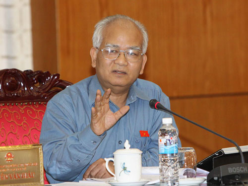Tránh thăng cấp hàm tràn lan