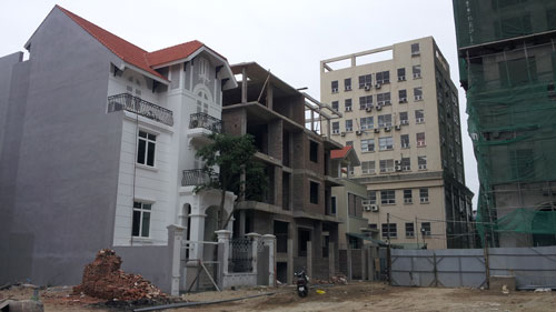 Sao phải đổi nhà cho ông Nghiên?