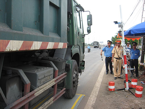Không xử nổi xe quá tải
