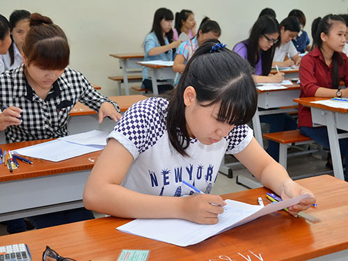 Chú trọng chủ đề yêu nước