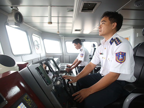 Trung Quốc điều tàu đổ bộ đến biển Đông