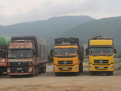 Xe “khủng” lại lọt hàng loạt trạm cân