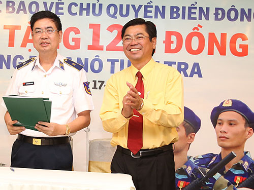 Càng khó khăn càng phải đoàn kết