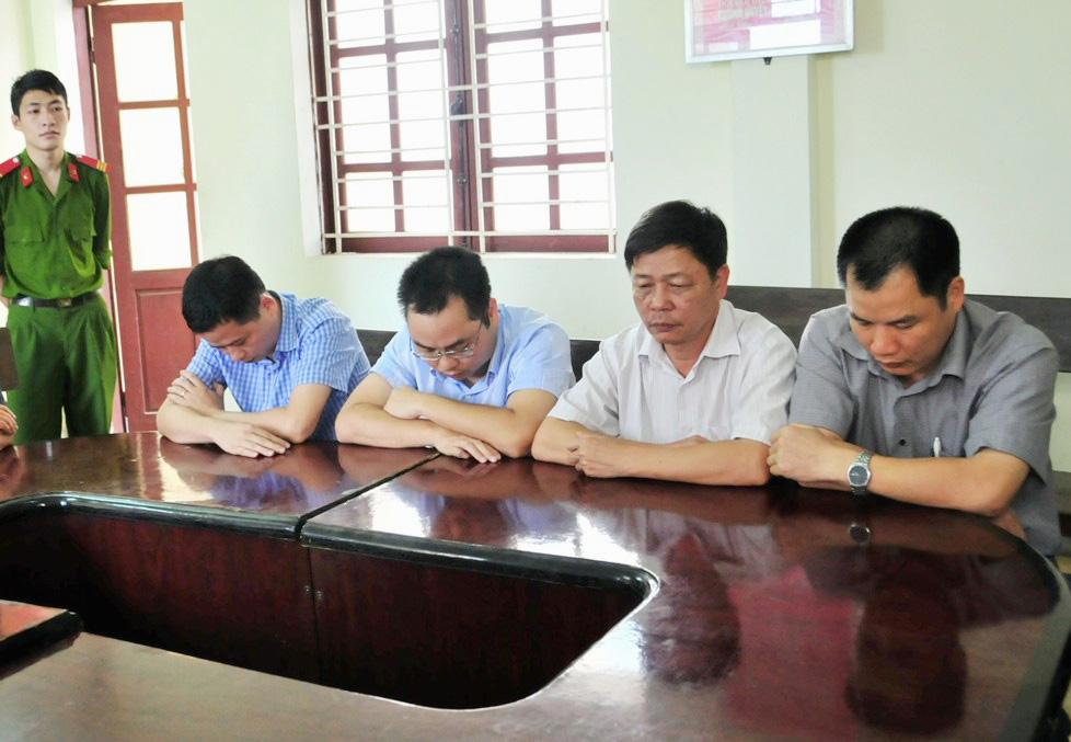 Bắt quả tang 4 cán bộ kiểm toán nhà nước đánh bạc