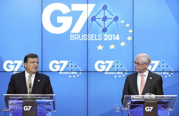 Chủ tịch Ủy ban ch&acirc;u &Acirc;u Jose Manuel Barroso and Chủ tịch Hội đồng ch&acirc;u &Acirc;u Herman Van Rompuy (phải) tại buổi họp b&aacute;o trước hội nghị G7. Ảnh: REUTERS