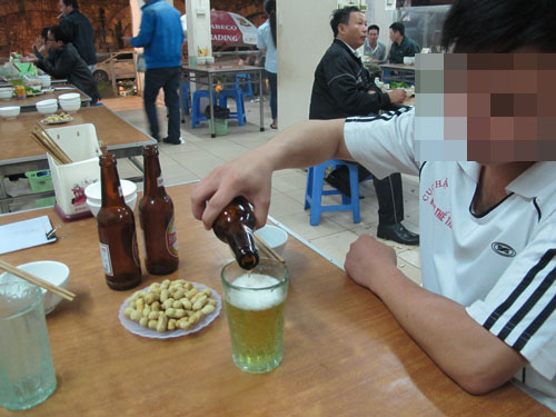 Dán tem, giá bia sẽ tăng