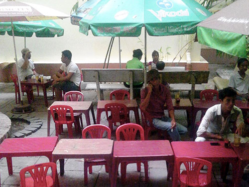 Kiếm ăn từ người chết