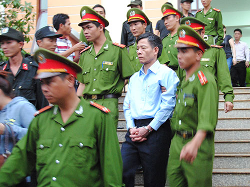 Tuyên 1 án tử, 3 án chung thân