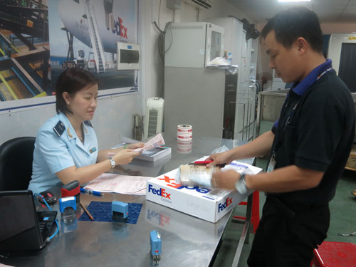 Hải quan điện tử vẫn phiền toái