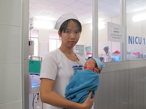 Nhiều người bỏ con, vì sao?
