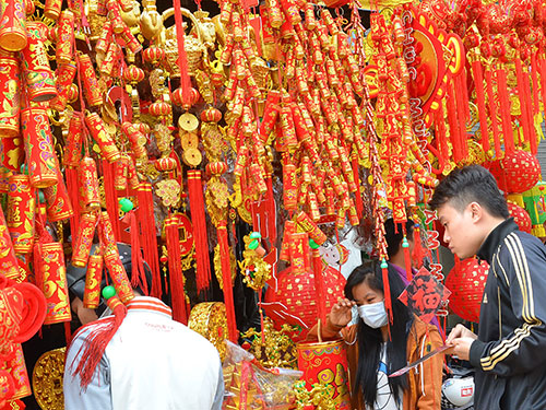 Tràn lan pháo điện Trung Quốc