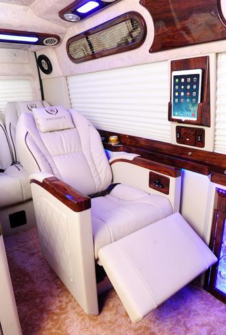 Ford-Transit-President-2.jpg