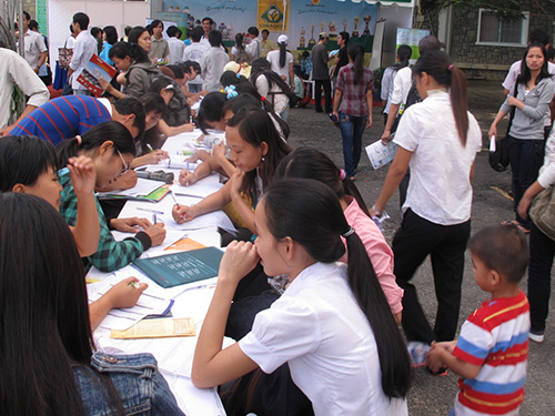 Hơn 300 đầu việc chờ ứng viên
