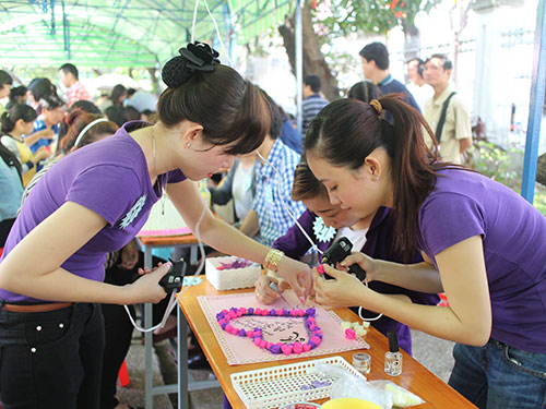Nhiều hoạt động tôn vinh phụ nữ