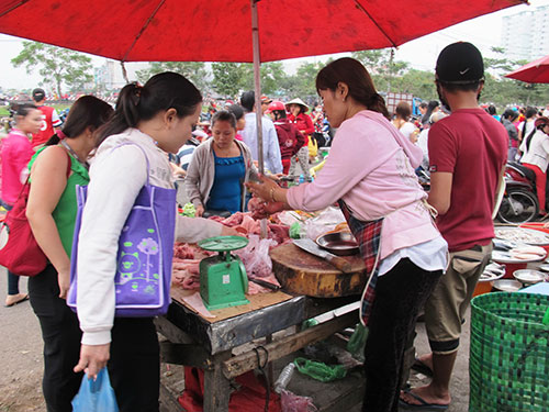 Tiền lương "hụt hơi" với giá