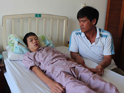 Lo cho con đến kiệt sức