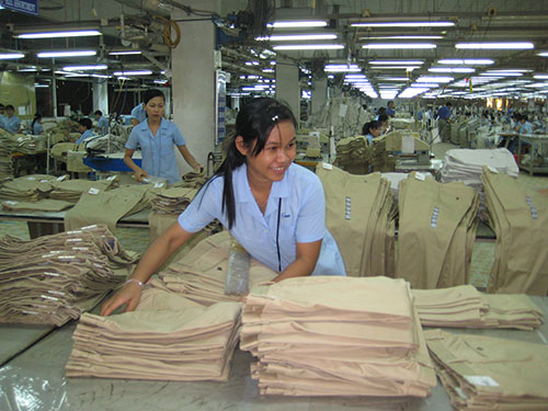 Mỗi lần tăng lương là một lần gây khó...