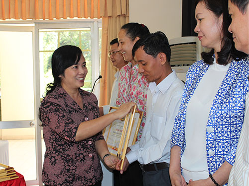 Chung tay chăm lo cho CNVC-LĐ