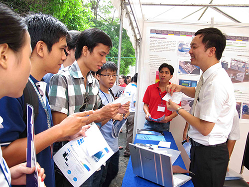 Phải biết việc, biết người