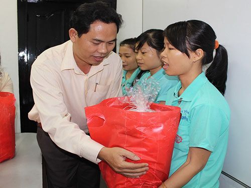 Nhiều hoạt động chăm lo nữ CNVC-LĐ