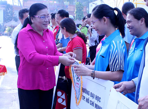 569 cán bộ, giảng viên dự hội thao