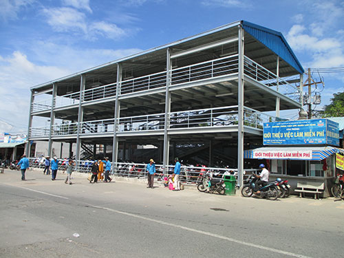 Gắn biển công trình nhà để xe máy 2 tầng