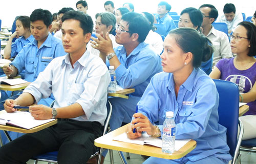 C&aacute;n bộ CĐ cơ sở quận 10, TP HCM tham gia lớp tập huấn Ảnh: HỒNG NHUNG