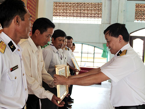 Sôi nổi hoạt động mừng ngày thành lập Công đoàn