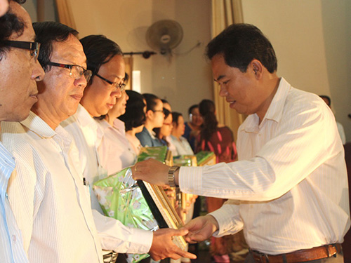 Tuyên dương điển hình học tập Bác
